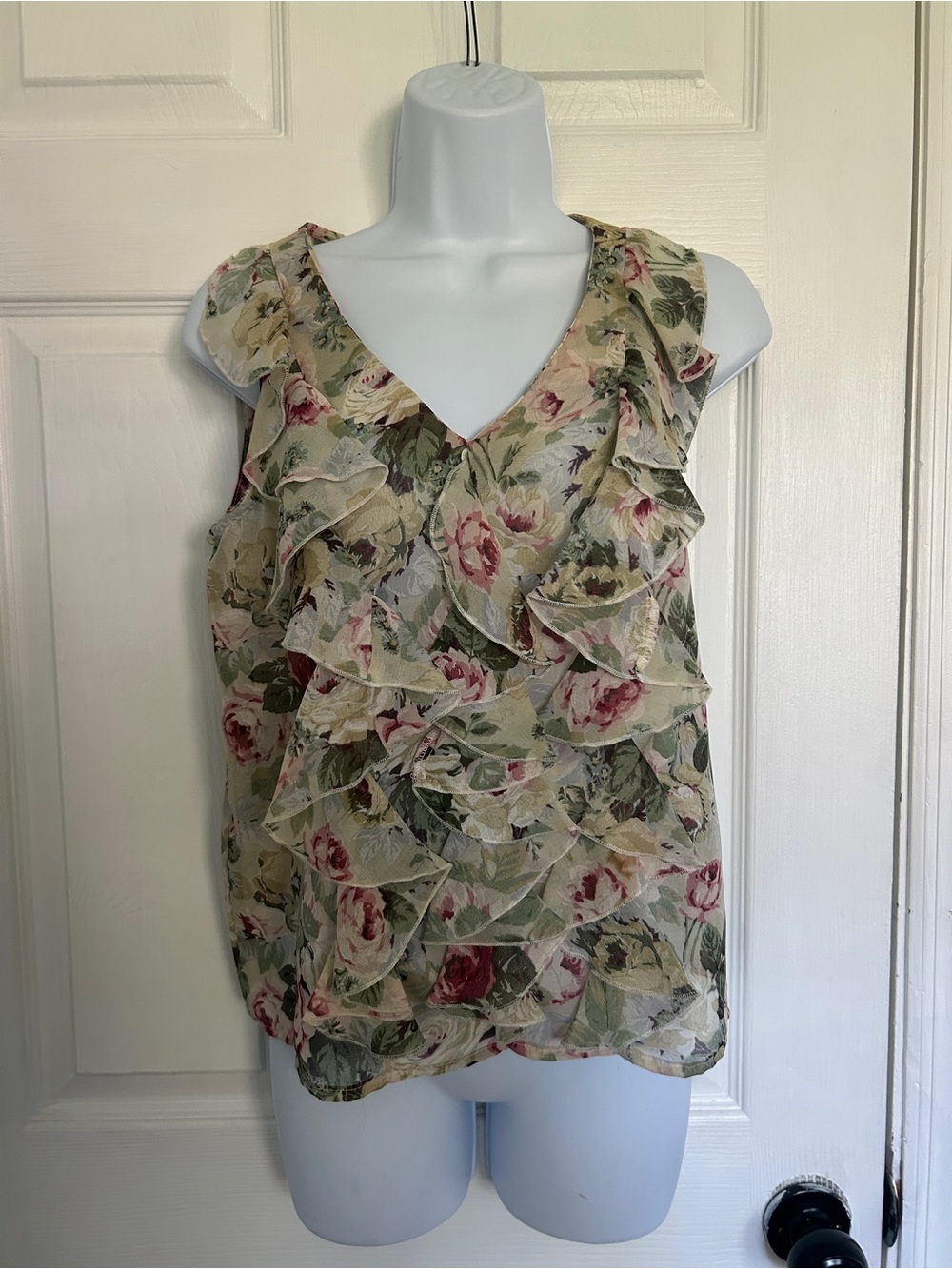 Sleeveless Floral Ruffle V-Neck Top - Cream Green Pink
